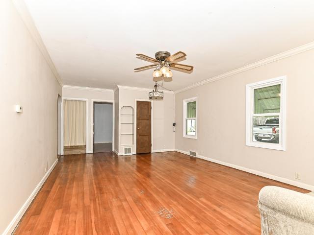 425 Maple Ave
