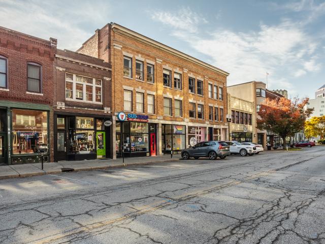 425 Massachusetts Ave, Unit A, Indianapolis, IN 46204 | MLS #22094
