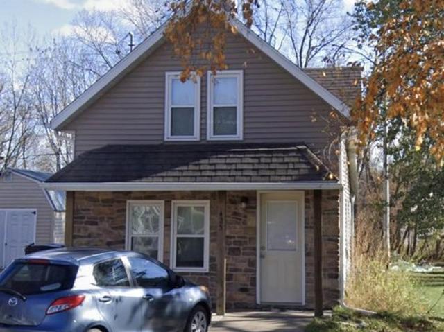 425 N Main St, Fall River, WI 53932