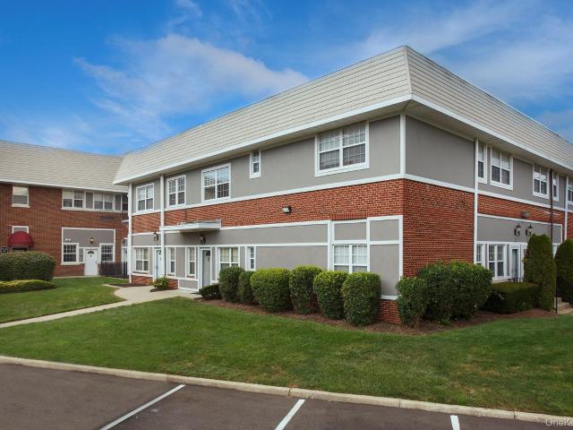 425 Newbridge Rd, Unit 12, East Meadow, NY 11554 | MLS #954881