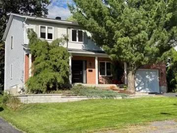 425 Rue Du Prince Albert, Otterburn Park, QC, J3H 5H9 house.