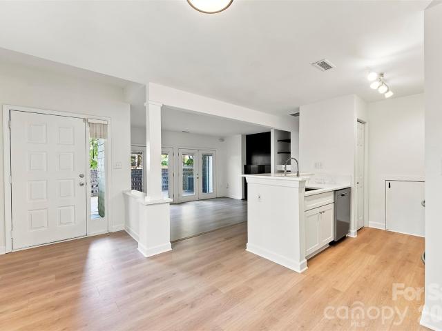 425 W 8th Street # 87