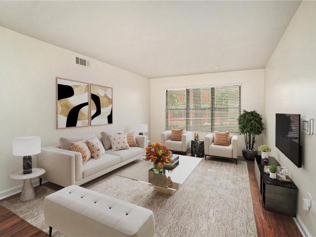 425 W 9th Street # 102