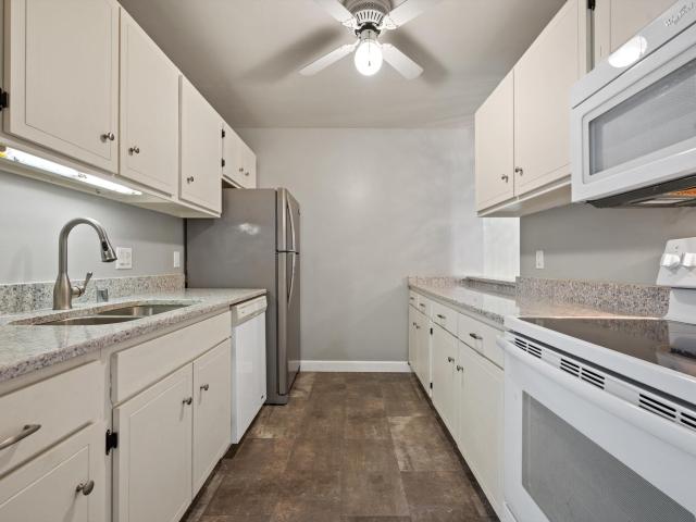 425 W Willow Ct, Unit 222, Fox Point, WI 53217 | MLS #1961