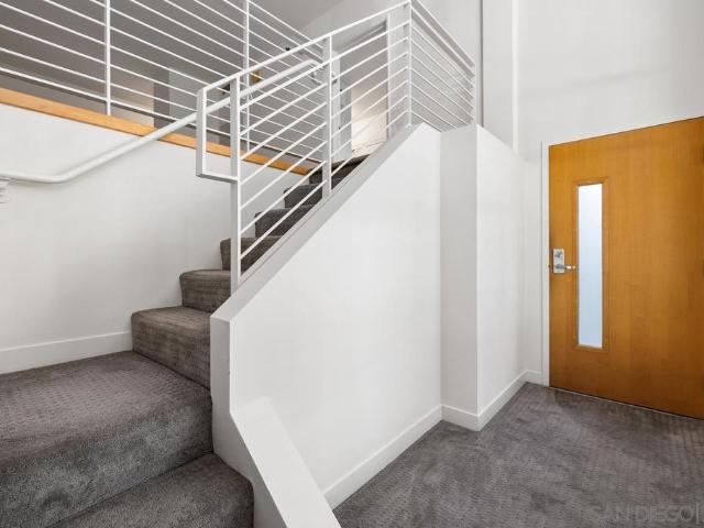 425 W Beech St 212
