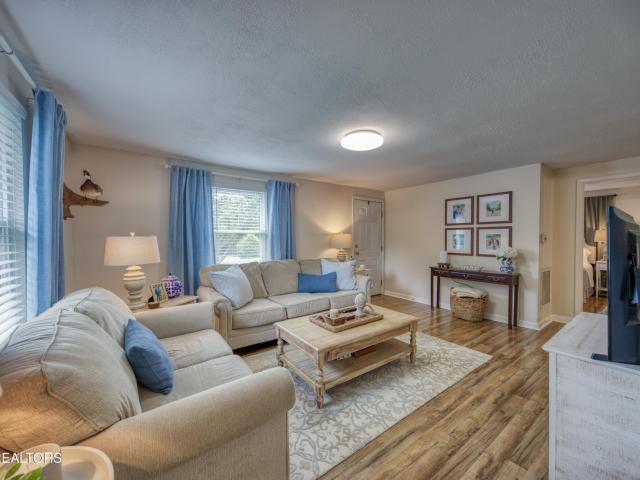 425 W Ford Valley Rd