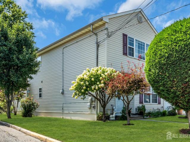 425 Thomas Street