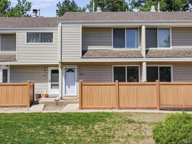 4268 E Maplewood Way