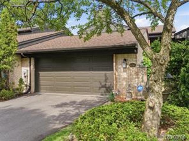 4261 Wabeek Lake Drive