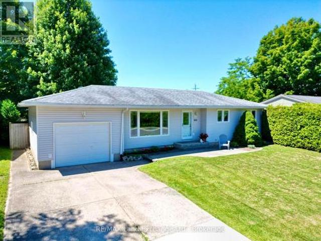 426 Catherine Street, Saugeen Shores, ON, N0H 2C1 house for sale | Listing ID X13632 | Royal LePage
