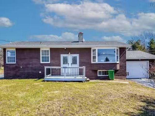 426 Caldwell Road, Cole Harbour, NS, B2V 1A6 house for sale.