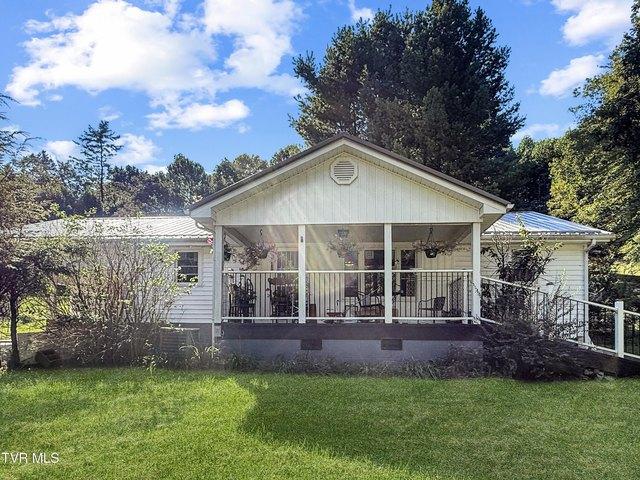 426 Shoun St, Mountain City, TN 37683