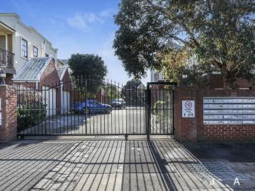 4/26 Park St, Footscray | Jas Stephens