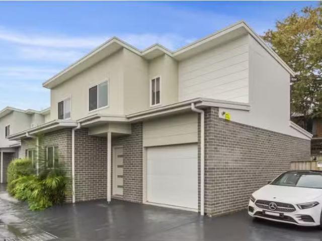 4/26 Pioneer Road, Bellambi Townhouse for rent Listed by Shar.