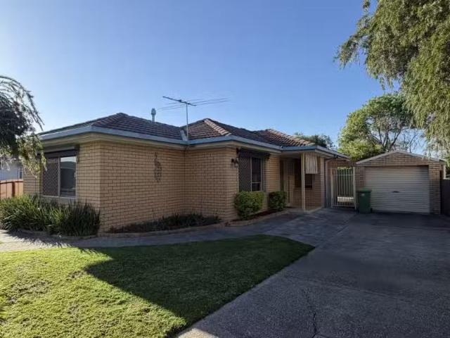 426 Wantigong Street, North Albury Townhouse for rent Listed.