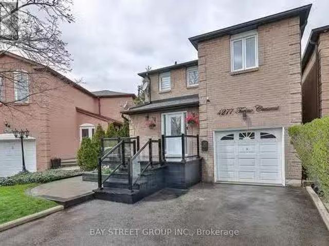 4277 Torino Crescent, Mississauga, ON, L4W 3T4 house for sal.