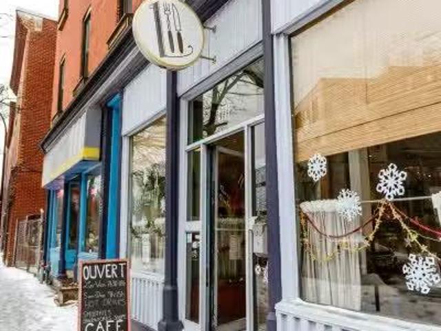 4271 Rue St Jacques, Montréal Le Sud Ouest, QC, H4C 1J7 co.