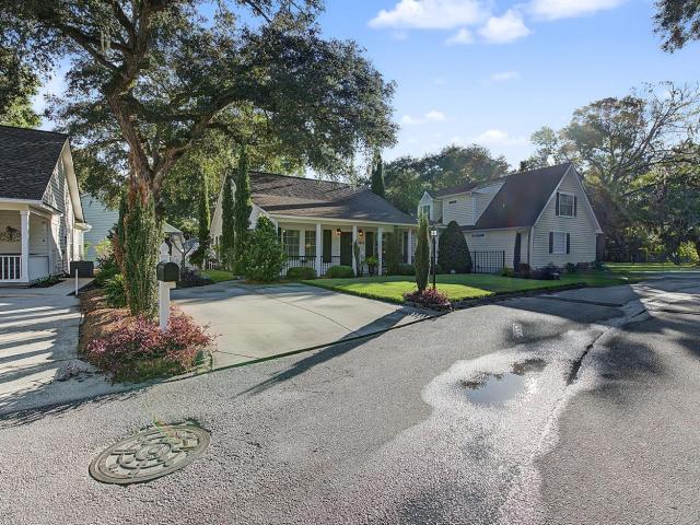 4273 Brook Dr