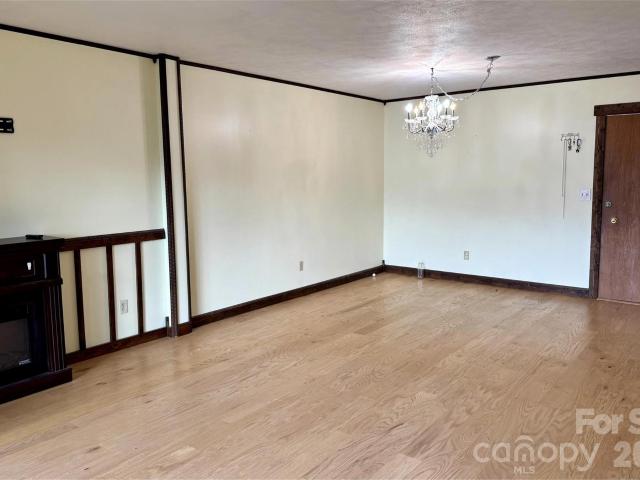 427 6th Avenue W # A 12
