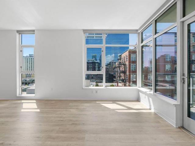 427 9th Ave. 806