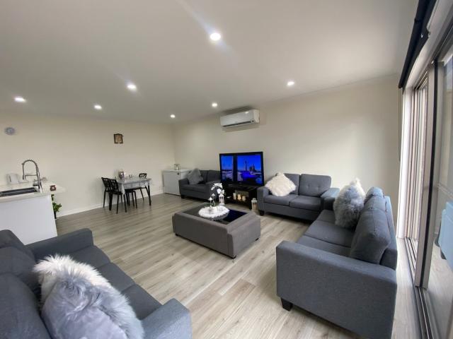 4/27 Hanson RoadCraigieburn VIC 3064, Australia
