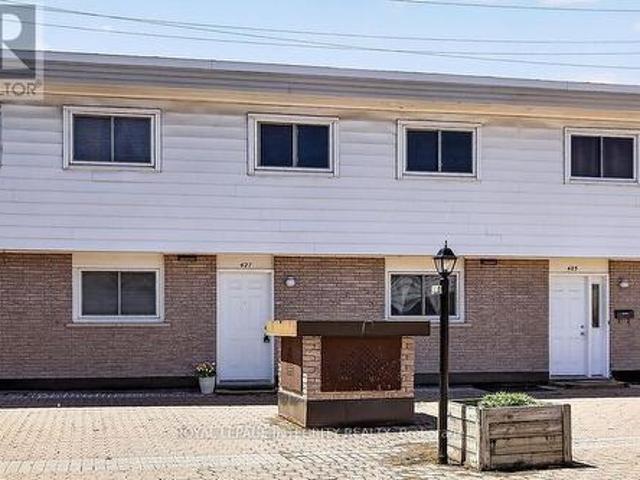 427 Moodie Drive, Ottawa, ON, K2H 8A4 townhouse for sale | Listing ID X13426 | Royal LePage