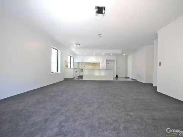 4/27 Second Avenue, Broadbeach, QLD 4218