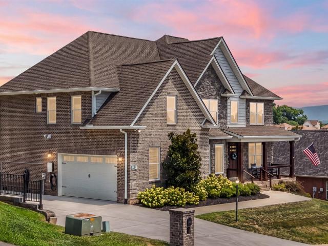 427 Royal Oaks Drive