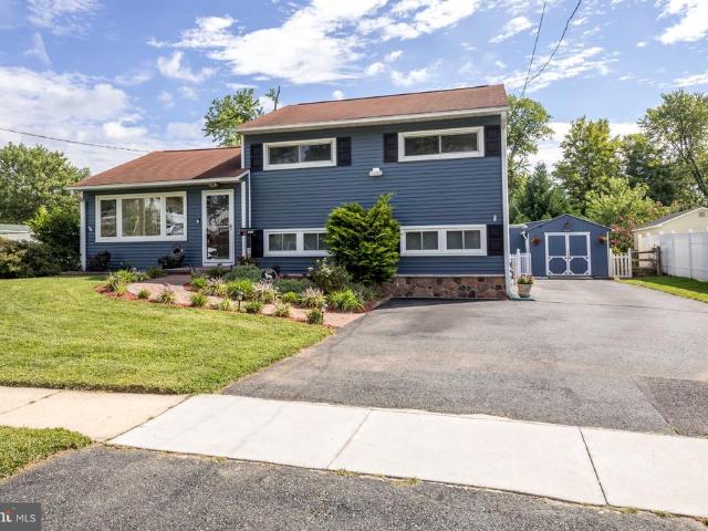 427 Roberts Way