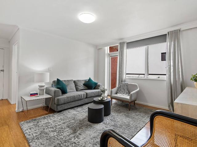 4/27 Roseberry Street, Ascot Vale