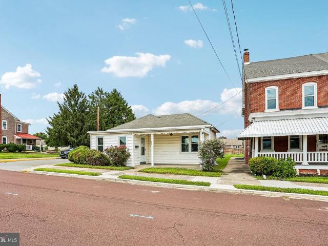427 W Race Street