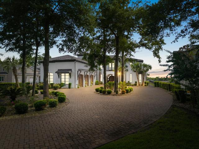 427 W Shoreline