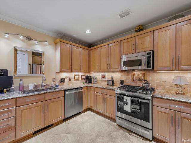 427 Trump Park 427A