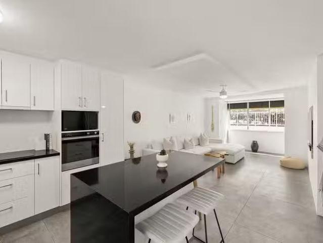 4/286 The Esplanade, Miami, QLD 4220