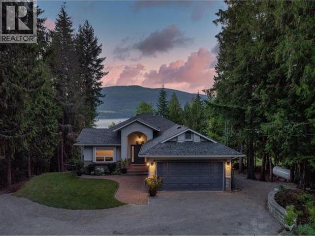 4283 Eagle Bay Road, Eagle Bay, BC, V0E 1T0 house for sale | Listing ID 10372 | Royal LePage
