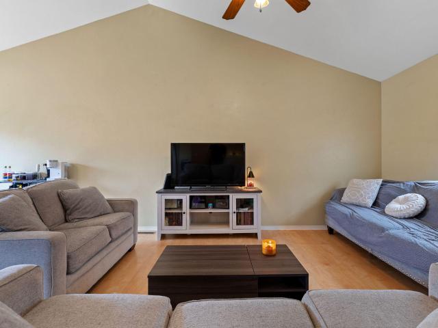 428 & 430 Woodland Drive E