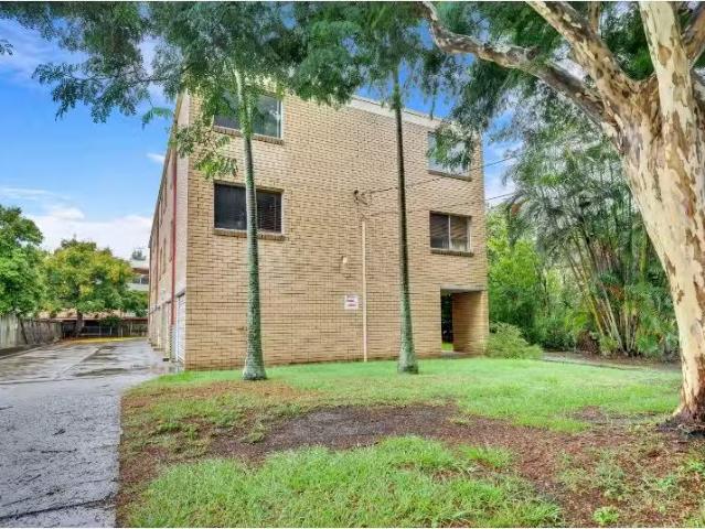 4/28 Birdwood Street, COORPAROO Apartment for rent Listed by.