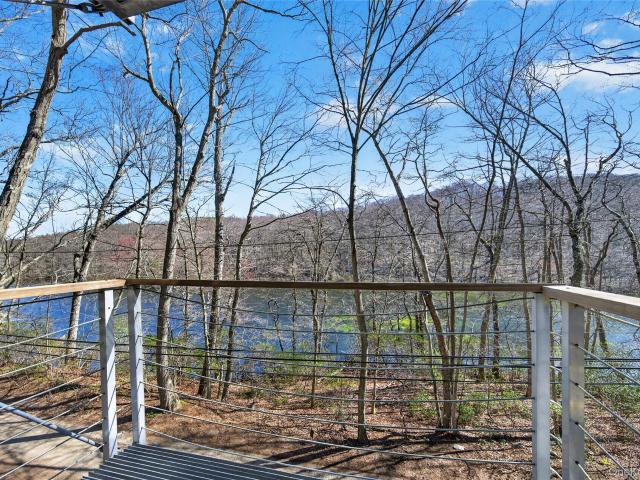 428 Harbor Rd, Unit C, Laurel Hollow, NY 11791 | MLS #978857