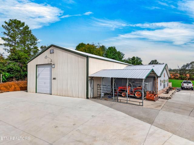 428 Shrader Rd