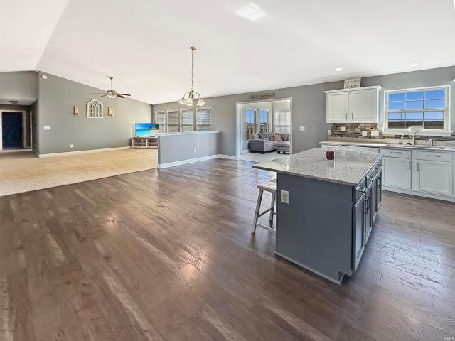 4294 E 100 South Highway