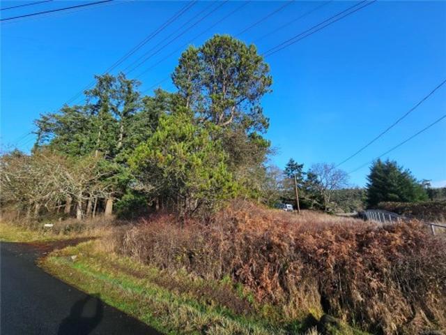 4299 Blenkinsop Rd, Saanich, BC, V8X 2C3 house for sale | Listing ID 1022 | Royal LePage