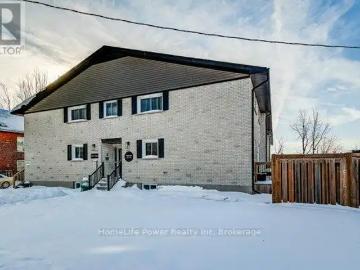 Preston, Cambridge, Ontario - Office room