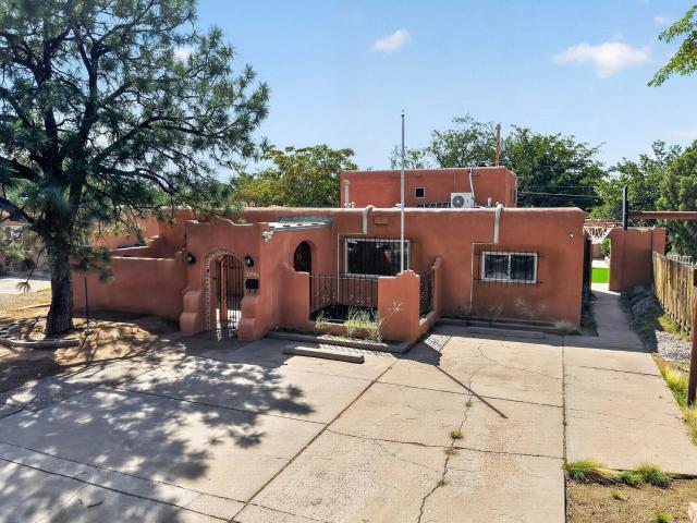 429 General Somervell Street NE