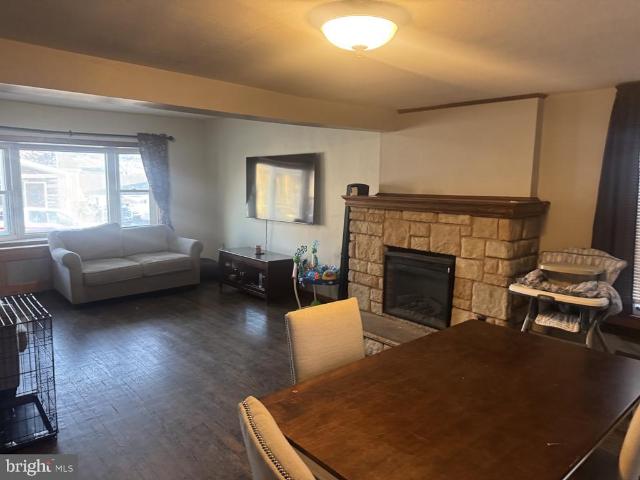 429 E Elm Street