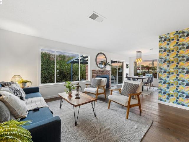 429 harbor light road