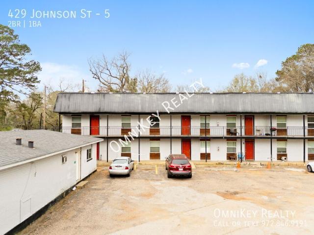 429 Johnson St, 2 beds, 1 full bath