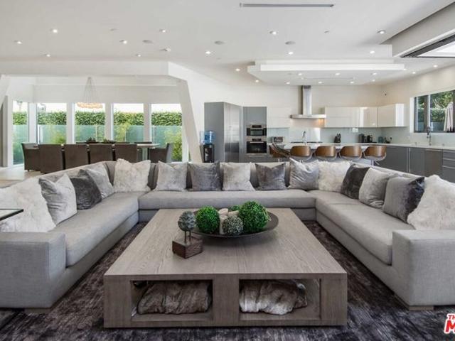 429 N Sweetzer Ave, Los Angeles, CA 90048