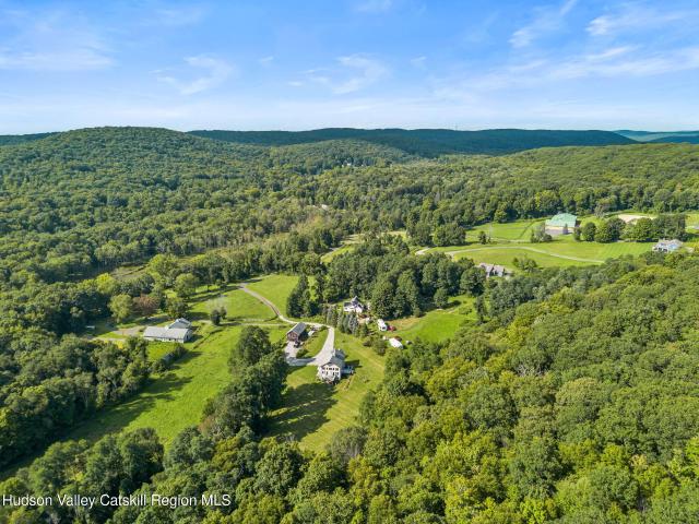 42 45 Blackstone Ridge