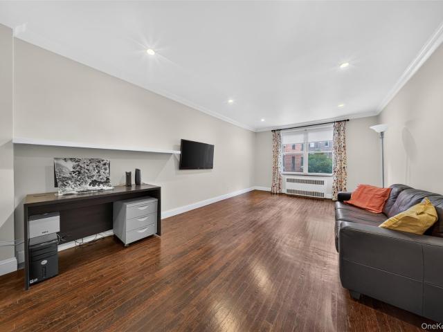 42 25 80th Street #3R