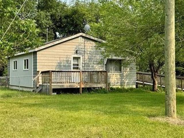 42 Third Avenue E, Oak Lake, MB, R0M 1P0 house for sale | Listing ID 202618 | Royal LePage